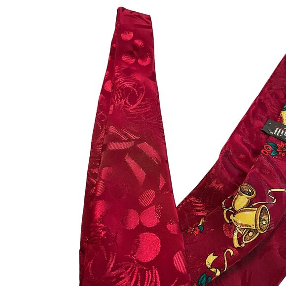 Thornhill Christmas Tree Silk Red Tie Fireplace Tree Stockings - Picture 10 of 10